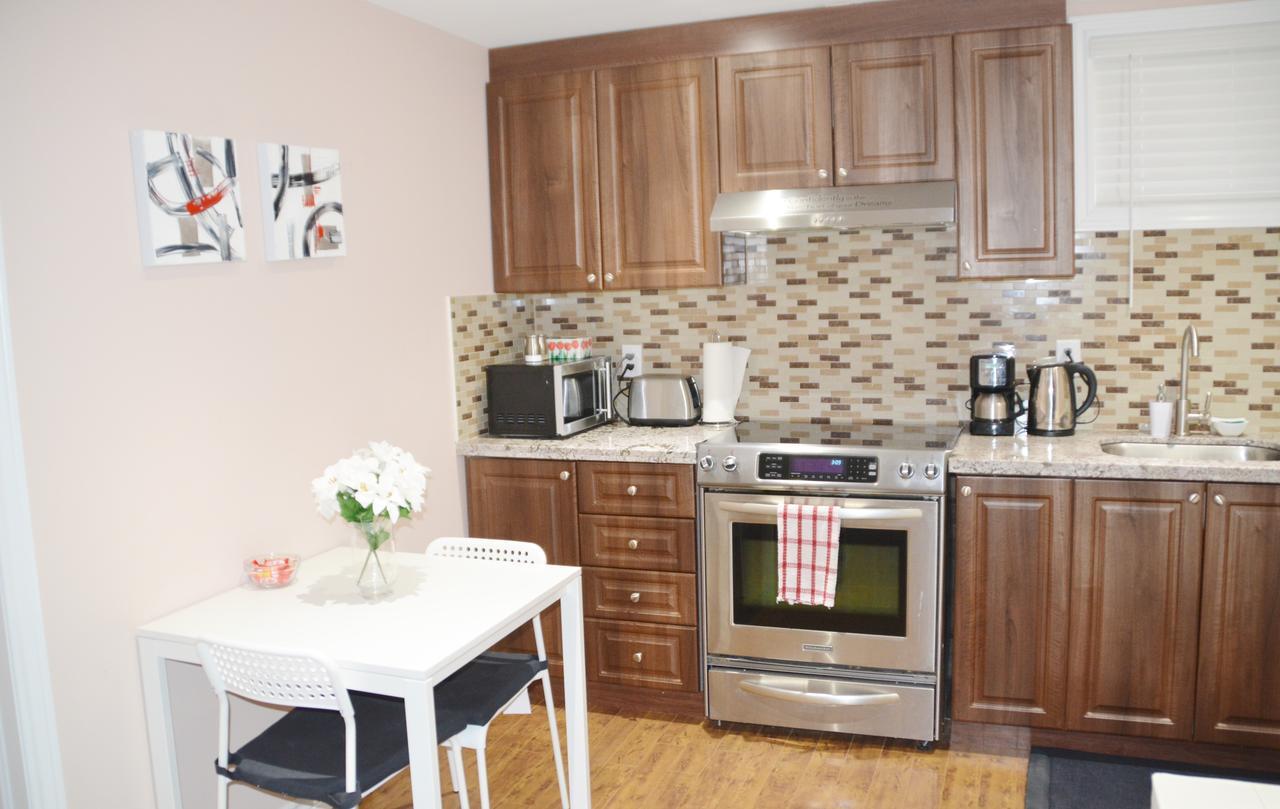 Beautiful And Spacious Basement Apartment Brampton Bagian luar foto