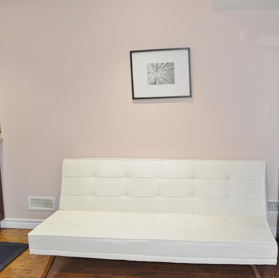 Beautiful And Spacious Basement Apartment Brampton Bagian luar foto