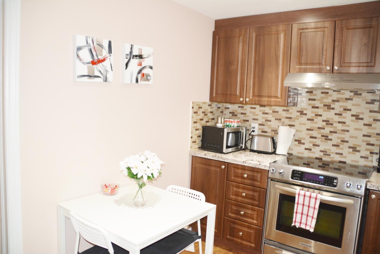 Beautiful And Spacious Basement Apartment Brampton Bagian luar foto