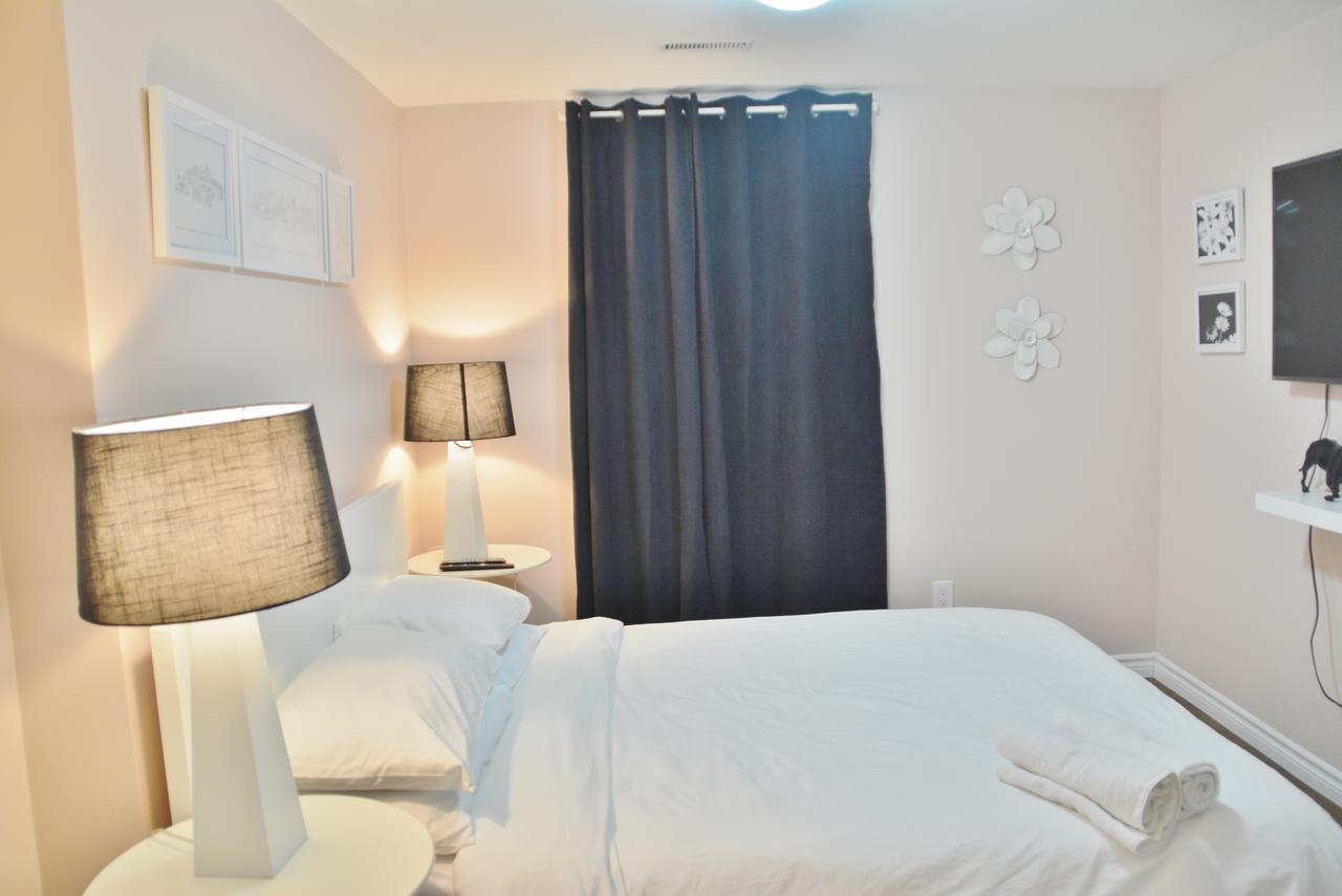 Beautiful And Spacious Basement Apartment Brampton Bagian luar foto