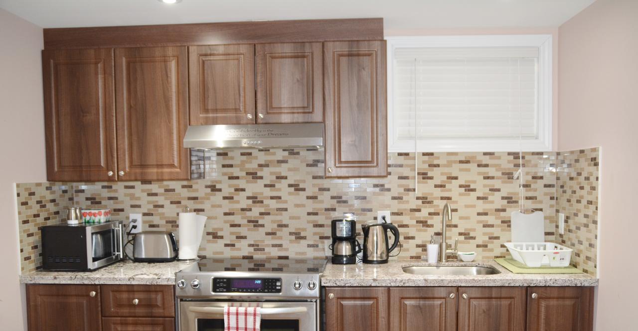 Beautiful And Spacious Basement Apartment Brampton Bagian luar foto